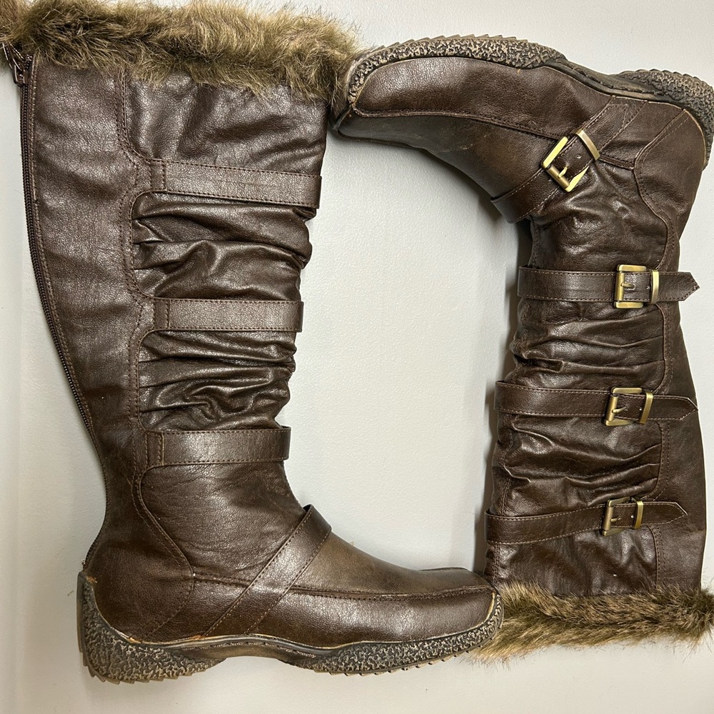 Brown Leather Winter Boots with Sturdy Build - Picture 2 of 6